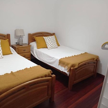 Vivienda Amplia Y Luminosa A Escasos Metros De La Playa De Cangas. 외부 사진