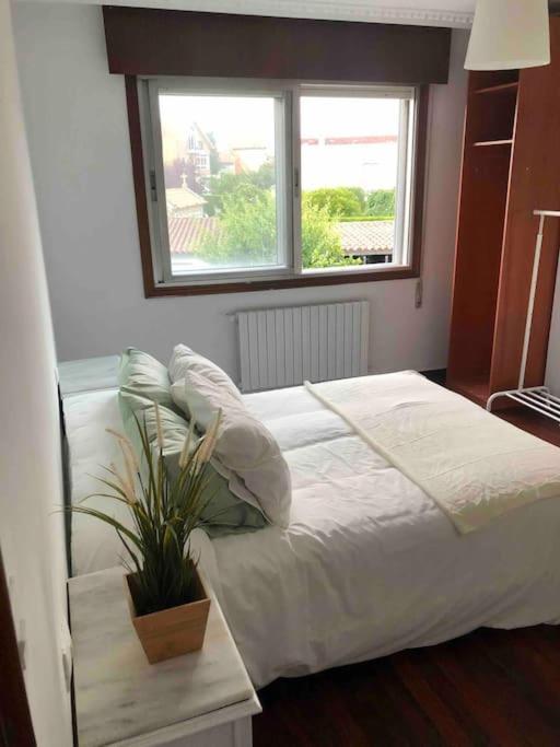 Vivienda Amplia Y Luminosa A Escasos Metros De La Playa De Cangas. 외부 사진
