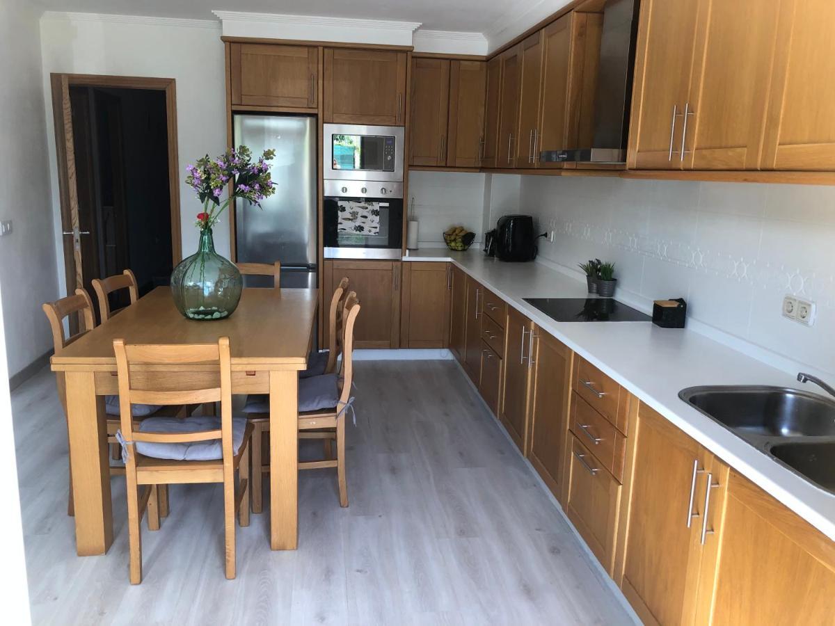 Vivienda Amplia Y Luminosa A Escasos Metros De La Playa De Cangas. 외부 사진