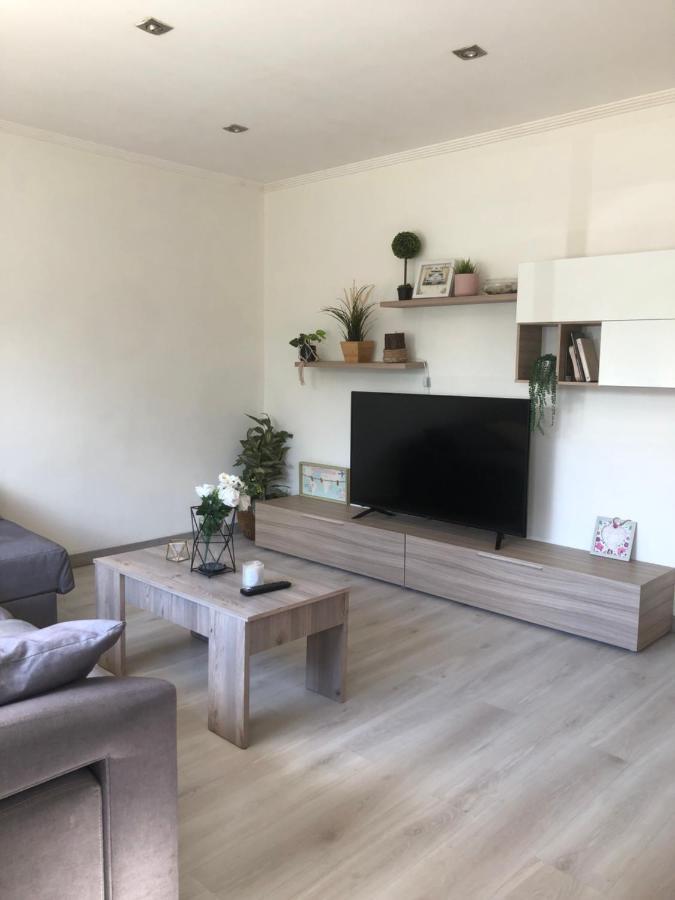 Vivienda Amplia Y Luminosa A Escasos Metros De La Playa De Cangas. 외부 사진