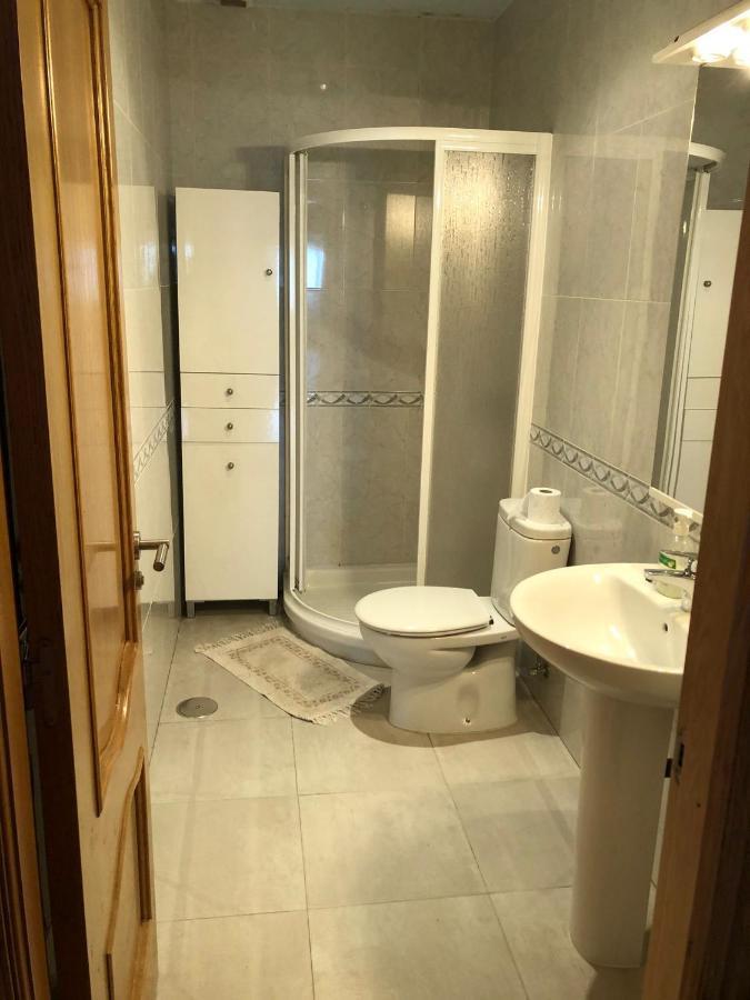 Vivienda Amplia Y Luminosa A Escasos Metros De La Playa De Cangas. 외부 사진