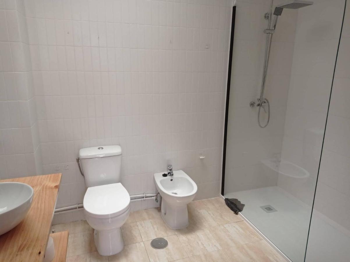 Vivienda Amplia Y Luminosa A Escasos Metros De La Playa De Cangas. 외부 사진