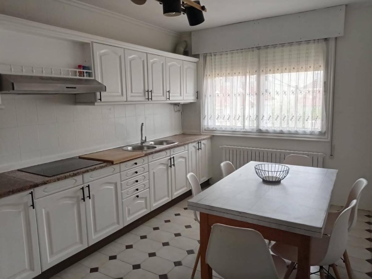 Vivienda Amplia Y Luminosa A Escasos Metros De La Playa De Cangas. 외부 사진
